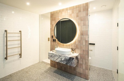 Vauxhall Apartment | Modern Apartment in Nine Elms Battersea