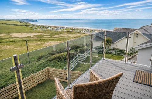 Penycwm Apartment | Modern balcony property, Sea views over Newgale