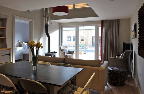 Bourton House | Modern Barn Conversion, 3 bedrooms