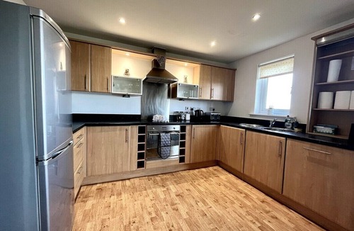Llanelli Apartment | Modern Beachfront Bliss with Spectacular Views