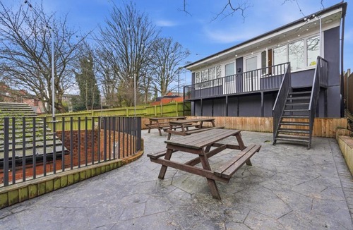 Birmingham Apartment | Modern Birmingham Studio Free On-Site Parking