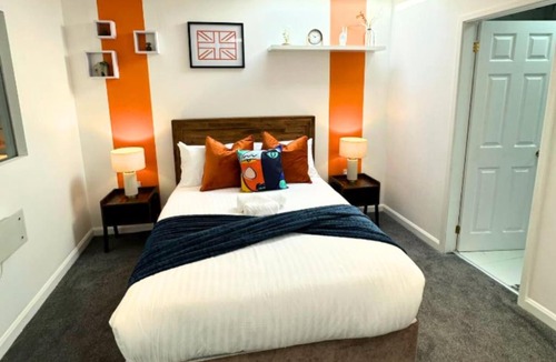 Birmingham Apartment | Modern Birmingham Studio Free On-Site Parking