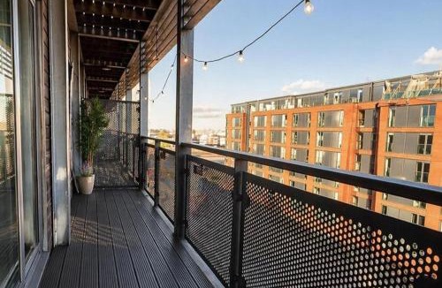 Theatreland Birmingham Apartment | Modern City Centre Apt With Balcony & Free Parking
