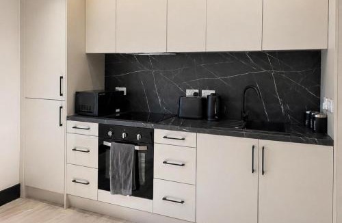 Theatreland Birmingham Apartment | Modern City Centre Apt With Balcony & Free Parking
