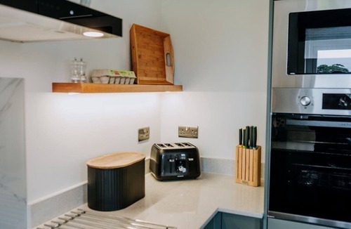 Llanarthney House | Modern Country Escape for 12 Guests -Rural Setting