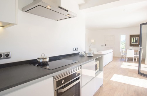 Felanitx House | Modern Finca Batlet, phantastic pool and barbecue area in a quiet location, A/C