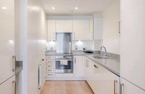 Ferndale Apartment | Modern flat, excellent location!