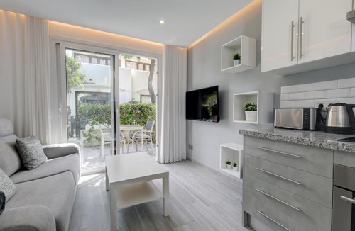 Playa del Sol-Villacana Apartment | Modern house only a 3 minute walk to the beach.