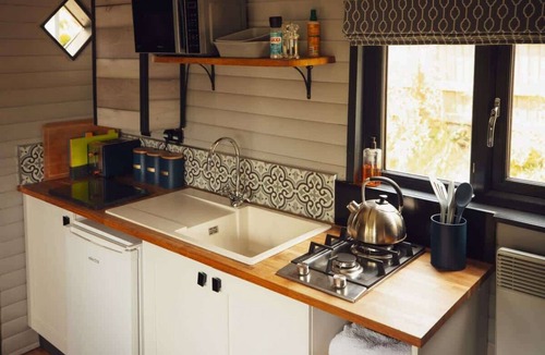 Nolton House | Modern & Inviting Shepherd's Hut - Pembrokeshire