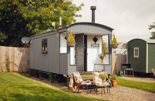 Nolton House | Modern & Inviting Shepherd's Hut - Pembrokeshire