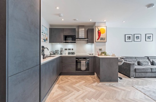 Barnet Apartment | Modern Luxury 1-Bed Apartment London (2 minutes away from station)