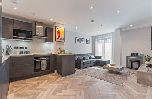 Barnet Apartment | Modern Luxury 1-Bed Apartment London (2 minutes away from station)