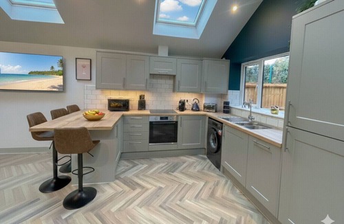 Arbury House | Modern New-Build 1 Bed House Near Science Parks