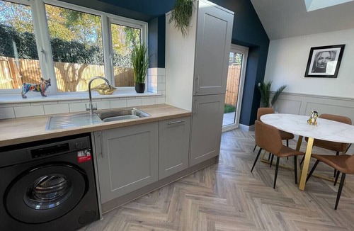 Arbury House | Modern New-Build 1 Bed House Near Science Parks