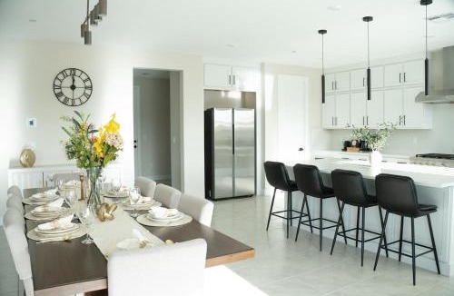 Enterprise Villa | Modern Spacious 6BR Villa with Game Loft 5 Min to Strip, Stadium & Shopping!