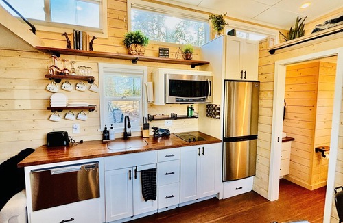 Old Station House | Modern Tiny Home near Lassen with WiFi and AC