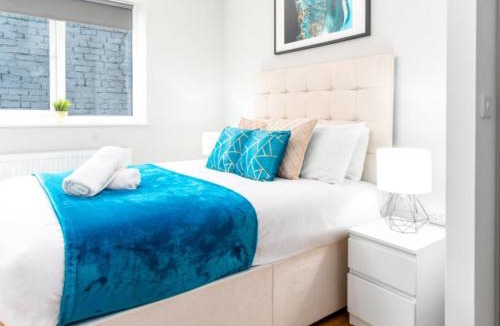 Stourbridge Apartment | Modern Two Bed Apartment - Two Parking Spaces - Netflix 1cSt