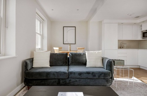 Waterloo Apartment | Modern Waterloo 2BR open plan with Balcony on Lower Marsh, by Blueground