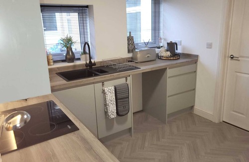 Carmel House | Modernised 3 bedroom 2 bathroom home ideal for business or pleasure