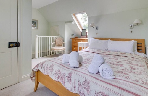 Orford House | Mole Cottage - Three Bedroom House, Sleeps 6