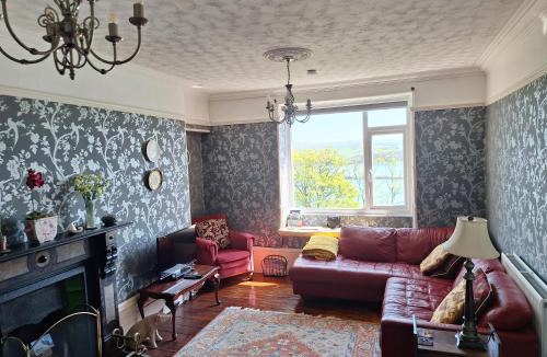 Goodwick Apartment | Moon River