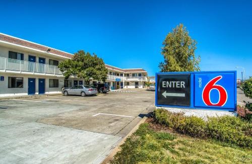 Redding Hotel | Motel 6-Redding, CA - North