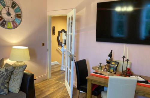 Belfast Apartment | Mountroyal Victorian Self Catering Apartment 2