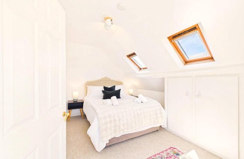 Winchcombe House | NEW Belas View by Signature Stays with Sun Deck