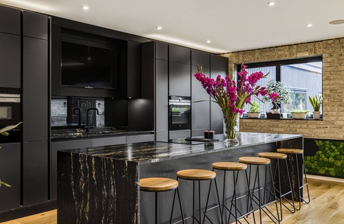 Ware Villa | NEW Launch! Rowans Luxury Villa Pool & Games Room