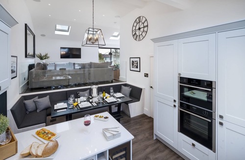 Bowness-on-Windermere House | NEW - Mayfair House - 5 Star - Lake View Luxury