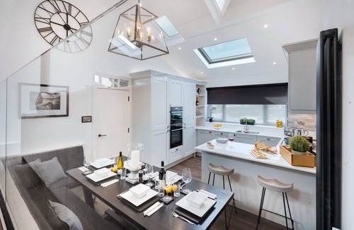 Bowness-on-Windermere House | NEW - Mayfair House - 5 Star - Lake View Luxury