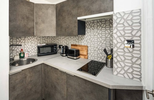 Brompton & Hans Town Apartment | NEW Sleek & Modern Studio in the Heart of Chelsea