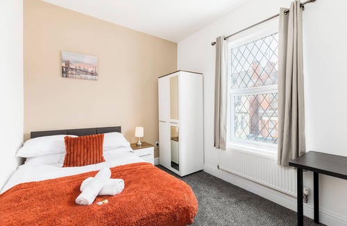 Coventry Bed & Breakfast | NEW! Spacious 7BR House with Free Parking and WIFI