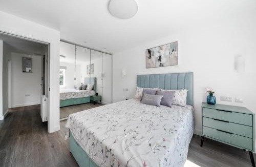 Whittington Apartment | Newly Refurbished 2 Bed Flat