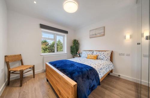 Whittington Apartment | Newly Refurbished 2 Bed Flat