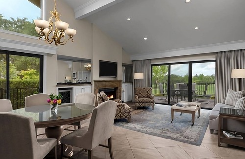 Napa Hotel | Next-Level Fun! 3 Convenient Units w/Kitchen, Outdoor Pool, FREE Parking!