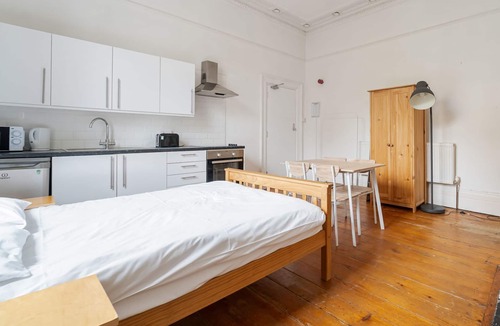 Clifton House | No 4 Georgian Shared House - By Clifton Short Lets