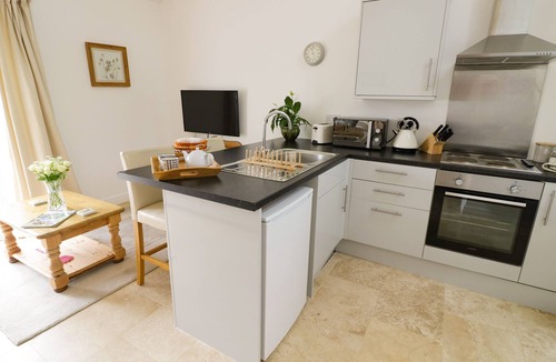 Hellidon Cottage | OAK BARN, pet friendly, with a garden in Catesby