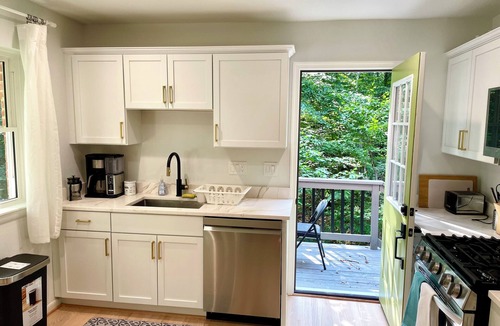 Silver Spring House | Oak House: Luxury Home in Silver Spring, Takoma Park; Close to DC, 4-Car Parking