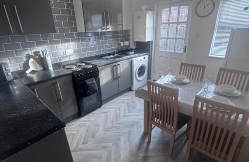 Carlisle Apartment | Oakleigh Way, Carlisle - 2 Bedroom, sleeps 4, Fully furnished