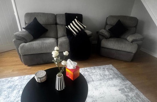 Carlisle Apartment | Oakleigh Way, Carlisle - 2 Bedroom, sleeps 4, Fully furnished