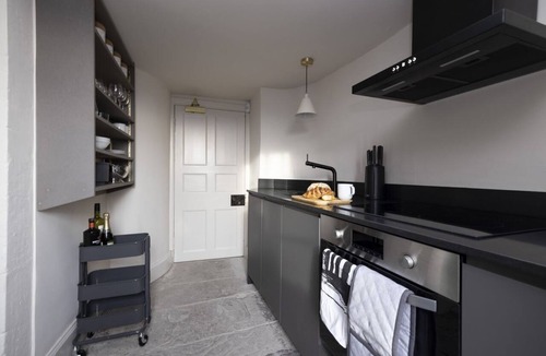 New Town Apartment | Observatory Apartment at Calton Hill