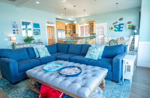 Gleneden Beach House | Oceanfront Escape. Cozy & Modern Beach House. Sleeps 10