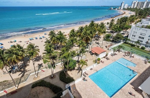 Isla Verde Apartment | Oceanfront | Terrace | Communal Pool | AC
