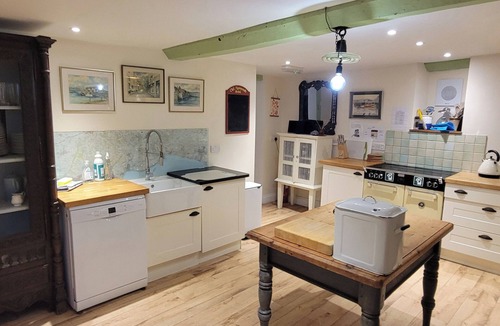 Lyme Regis Cottage | Old Monmouth