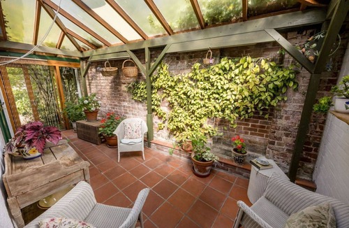 Wareham Apartment | Old Orchard House - sleeps 10 guests in 4 bedrooms