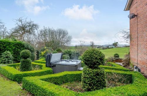 Newtown House | Old Upper Gwestydd