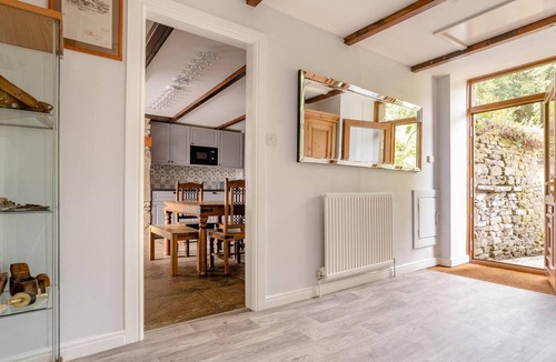 Oakworth Apartment | Oldmill-2bed-sleeps6-privategarden-optionalhottub