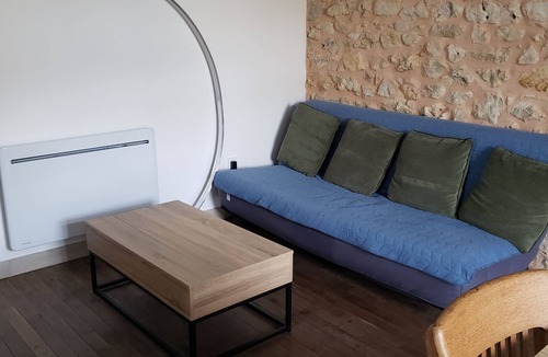 Lussac-les-Chateaux House | One-level gîte for a peaceful stay, close to Poitiers and various activities.