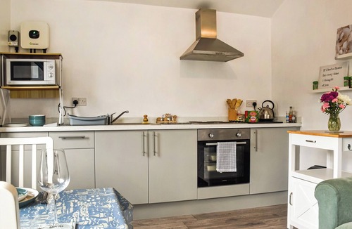 Porthcawl Cottage | Only a five-minute walk from the beach, town centre and local amenities.